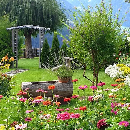Apartment In Der Ersten Etage Mit Massgefertigter Moeblierung Matrei in Osttirol
